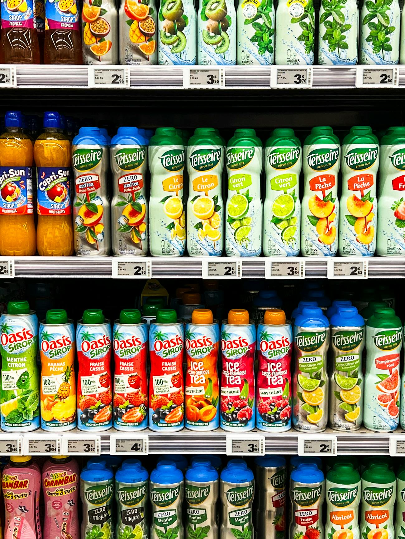 Kệ nước giải khát rực rỡ